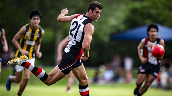 Southern Districts ruck Matt Dennis races for the ball against PINT in Round 14 of the 2023-24 NTFL season. Picture: Patch Clapp / AFLNT Media