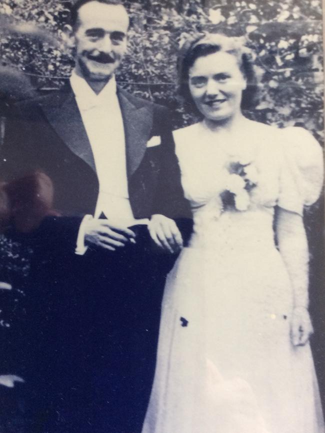 Young newly weds John and Betty Hetherington, in the late 1940s in London. (Pic: Supplied/Margaret Wenham)