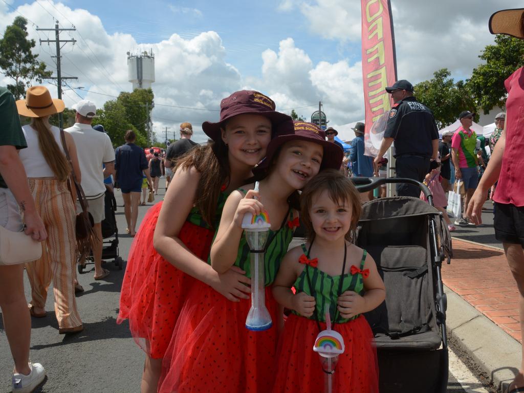 Aurora, Evelynn and Elizabeth at Melon Fest markets