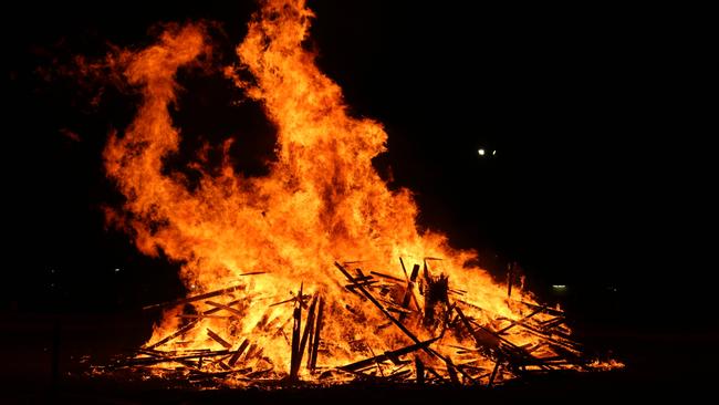 Accelerant was used on the backfire fire at Coomera.