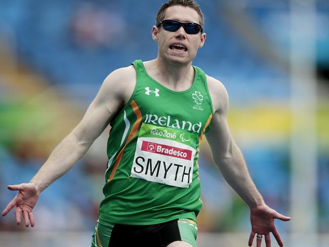 Jason Smyth won his third successive 100m T13 title.