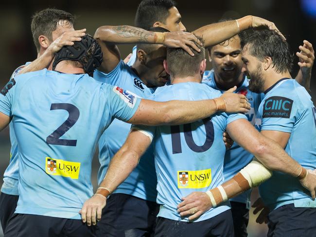 Bernard Foley of the Waratahs scores during the Round 10 Super Rugby match between the New South Wales Waratahs and the Melbourne Rebels at the SCG in Sydney, Saturday, April 20, 2019. (AAP Image/Craig Golding) NO ARCHIVING, EDITORIAL USE ONLY