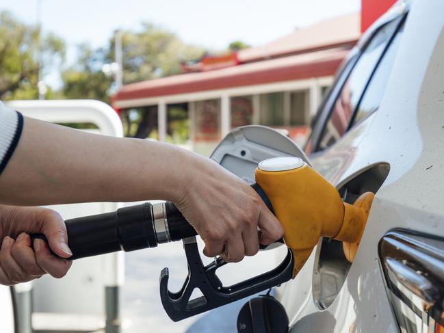 More than 1500 fuel retailers across Victoria could soon have to announce their prices at the bowser 24-hours in advance. Picture: file image