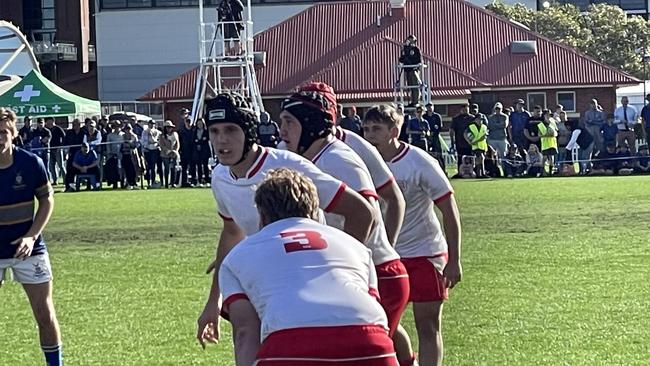 Ipswich Grammar School's line out.