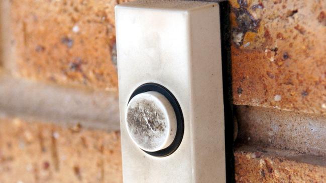 Doorbell at home of SA comedian radio presenter Anthony Lehmann (aka) Lehmo 12 Aug 2004.