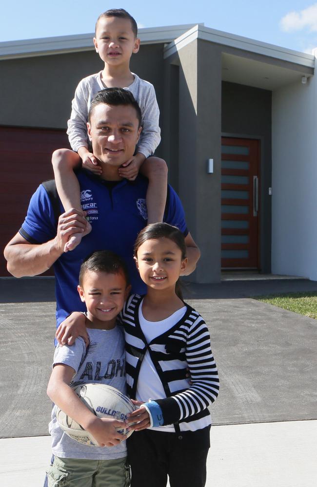 Sam Perrett with his kids Sammy Junior (5), Keil (7) and Riley (8).