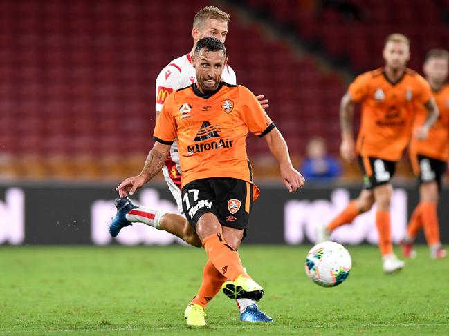 BRISBANE, AUSTRALIA - FEBRUARY 08: Scott McDonald of the Roar in action during the round 18 A-League match between the Brisbane Roar and Adelaide United at Suncorp Stadium on February 08, 2020 in Brisbane, Australia. (Photo by Bradley Kanaris/Getty Images)