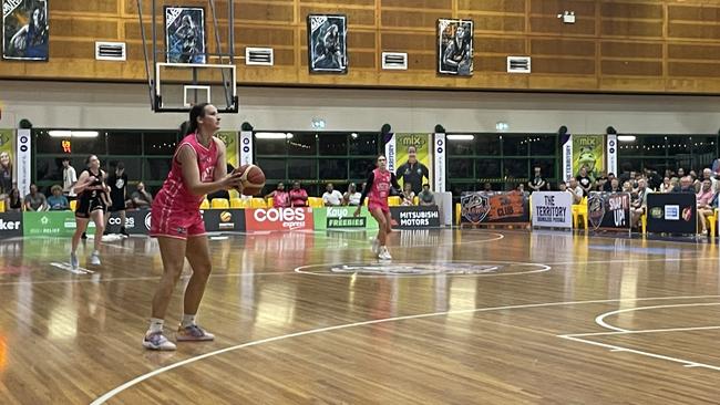 Darwin Salties forward Chelsea Brook shooting an open three during last night’s game against MacKay.