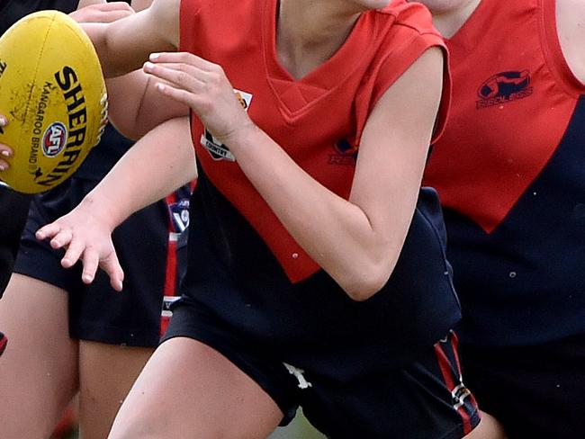 Frankston and District Junior Football Club Preliminary Finals match between Mt Eliza Blue and Frankston Dolphins U15 Girls, at Lloyd Park , Langwarrin, Victoria, Sunday 27th August 2017. Mt Eliza'a Mia Allison with the ball. Picture:Andrew Batsch