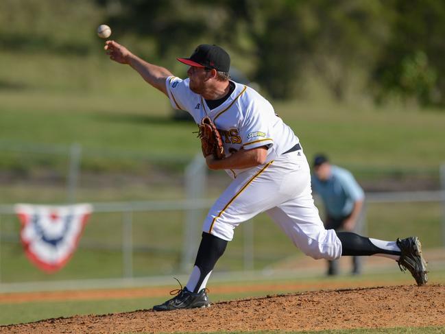 Brisbane Bandits pitcher Ryan Searle hurls a curve ball - 1st December 2012 - Ryan Searle- BRISBANE BANDITS V SYDNEY BLUE SOX - Action from the Round 5 Australian Baseball League (ABL) clash between Brisbane Bandits and Sydney Blue Sox, played at Albert Park, Lismore NSW. This image is for Editorial Use Only. Any further use or individual sale of this image must be cleared by application to the Manager Sports Media Publishing (SMP Images). PHOTO: Steve Bell/SMP Images