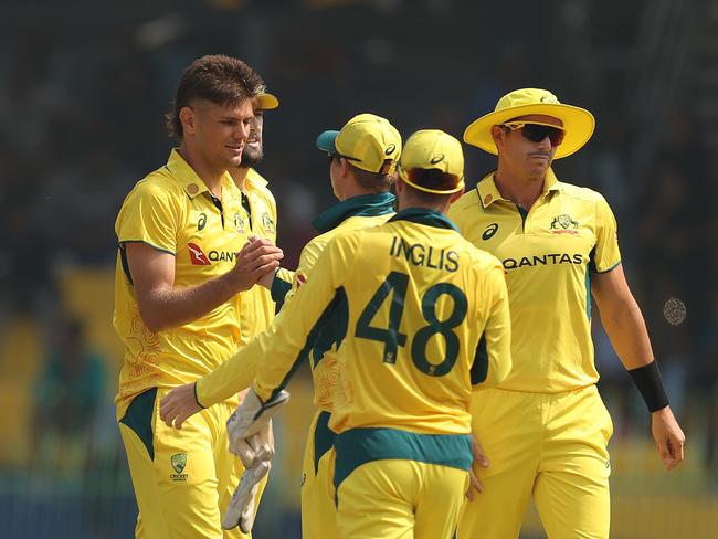 COLOMBO, SRI LANKA - FEBRUARY 14: Aaron Hardie of Australia celebrates after taking the wicket of Charith Asalanka of Sri Lanka during the ODI match between Sri Lanka and Australia at R. Premadasa Stadium on February 14, 2025 in Colombo, Sri Lanka. (Photo by Robert Cianflone/Getty Images)