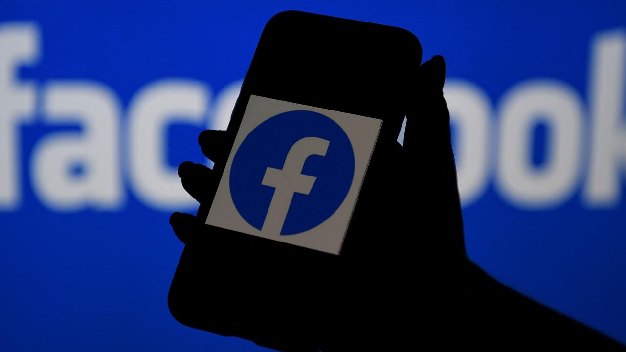 L’ACCC dit que Facebook pourrait faire l’objet d’une action en justice pour avoir répondu aux escrocs