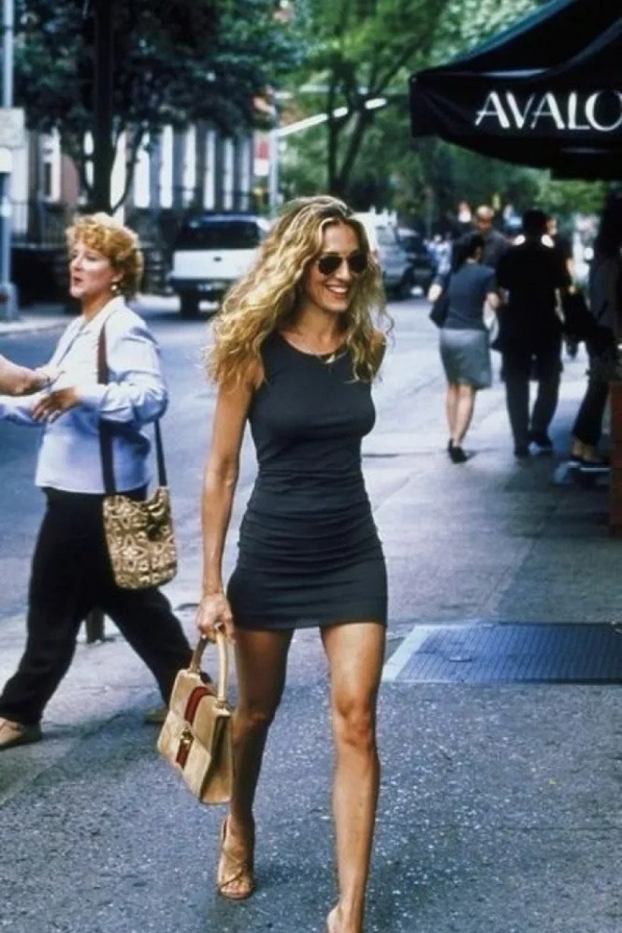 Carrie bradshaw vintage online dior clutch