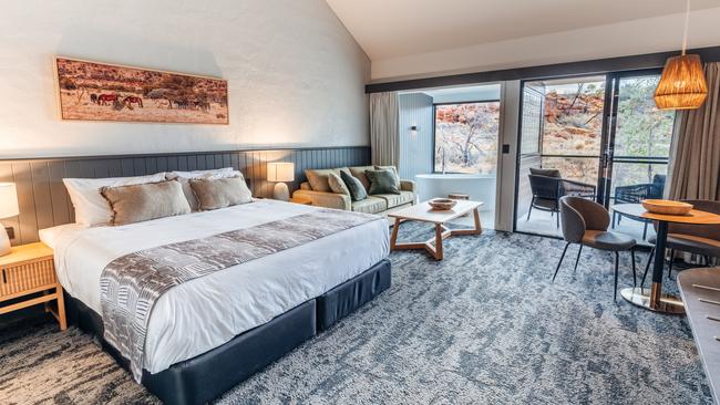 A deluxe suite at Discovery Resorts – Kings Canyon.