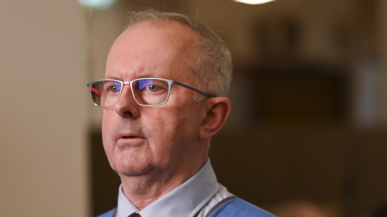 ‘One ballot paper, one question’: AEC Commissioner Tom Rogers said he expects a smooth vote counting process after polls close. Picture: NCA NewsWire / Martin Ollman