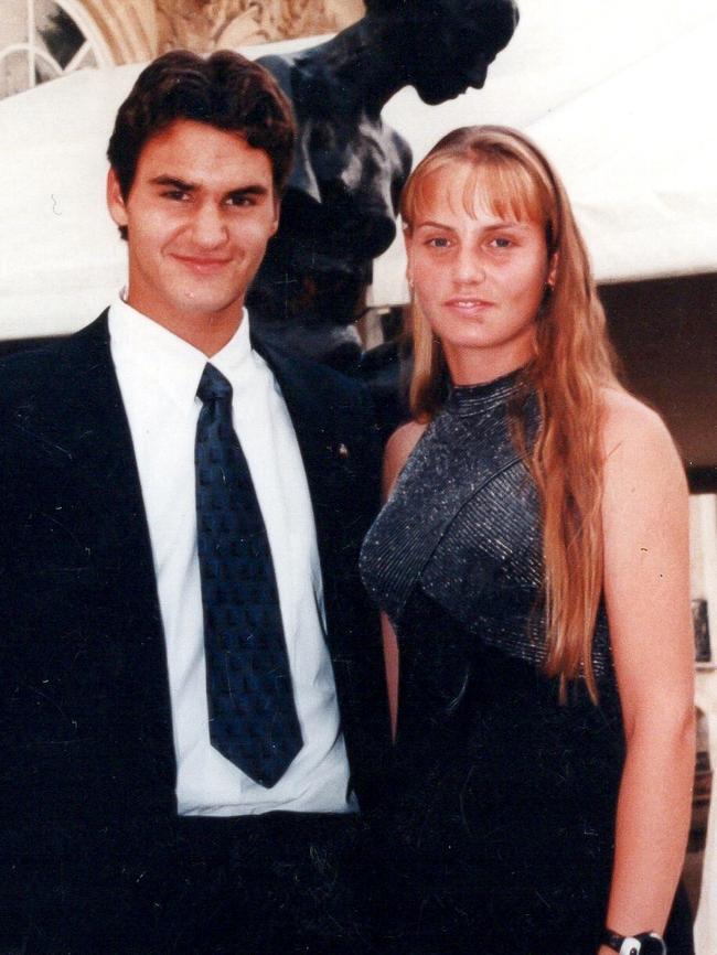 Roger Federer and Jelena Dokic were the junior world No.1s in 1998. Federer would go on to become arguably the greatest tennis player of all time.