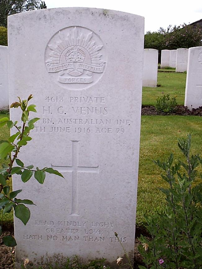 Hedley Venus’ grave in the Rue-Petillon Military Cemetery, Fleurbaix, France