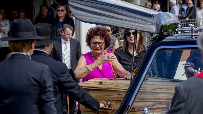 John Burton’s wife Liz farewells her beloved husband at Allambe Memorial Park in Nerang. Picture: Jerad Williams