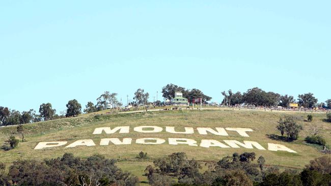 Mount Panorama is firming to host the 2024 Supercars season-opener.