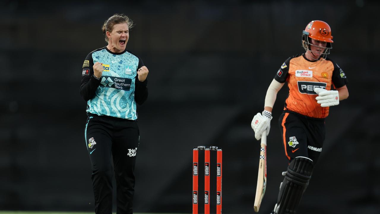 Jess Jonassen of the Heat celebrates the wicket of Beth Mooney of the Scorchers during The Challenger WBBL finals match between Perth Scorchers and Brisbane Heat at the WACA, on November 29, 2023, in Perth, Australia. (Photo by Paul Kane/Getty Images)