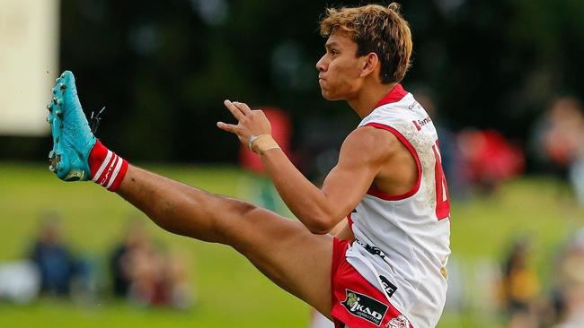 Jesse Motlop kicking his first WAFL League goal for South Fremantle.