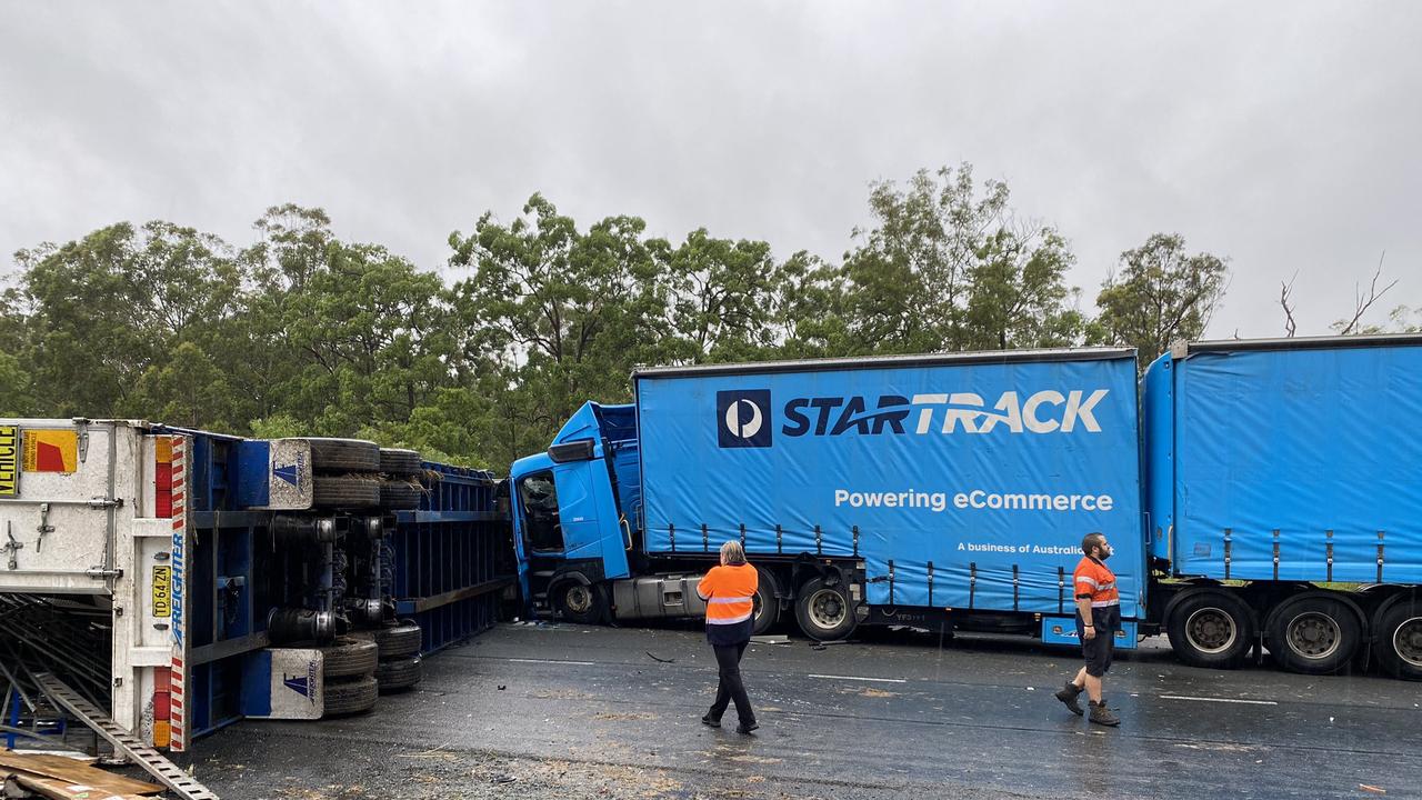 Truck crashes on Pacific Highway at Nabiac, Hume Highway at Little