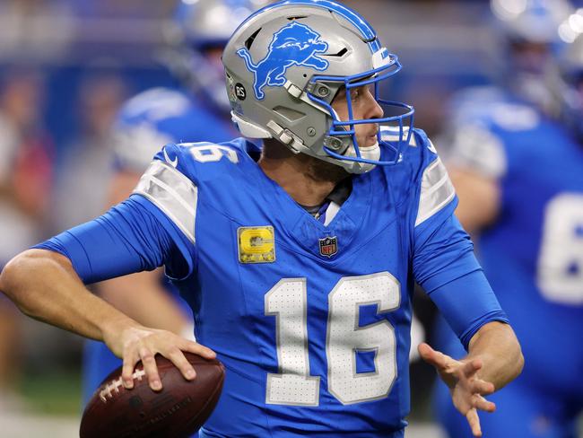 DETROIT, MICHIGAN - NOVEMBER 17: Jared Goff #16 of the Detroit Lions throws a pass in the first quarter of a game against the Jacksonville Jaguars at Ford Field on November 17, 2024 in Detroit, Michigan.   Gregory Shamus/Getty Images/AFP (Photo by Gregory Shamus / GETTY IMAGES NORTH AMERICA / Getty Images via AFP)