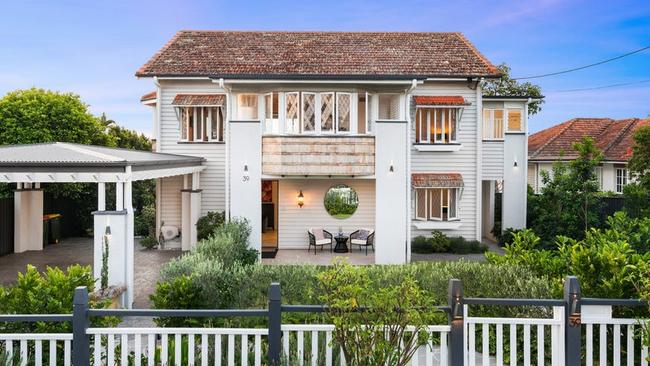 39 Marriott St, Coorparoo goes to auction at 5pm