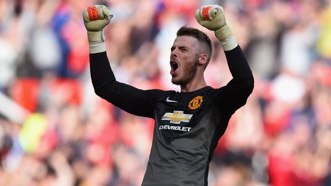 MANCHESTER, ENGLAND - OCTOBER 05: David De Gea of Manchester United celebrates at the end of the Barclays Premier League match between Manchester United and Everton at Old Trafford on October 5, 2014 in Manchester, England. (Photo by Michael Regan/Getty Images)