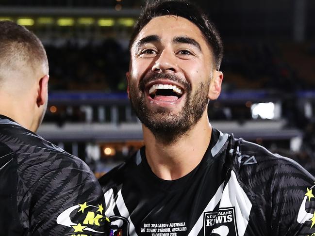 AUCKLAND, NEW ZEALAND - OCTOBER 13: Shaun Johnson of the Kiwis celebrates with James Fisher-Harris after winning the international Rugby League Test Match between the New Zealand Kiwis and the Australia Kangaroos at Mt Smart Stadium on October 13, 2018 in Auckland, New Zealand.  (Photo by Hannah Peters/Getty Images)