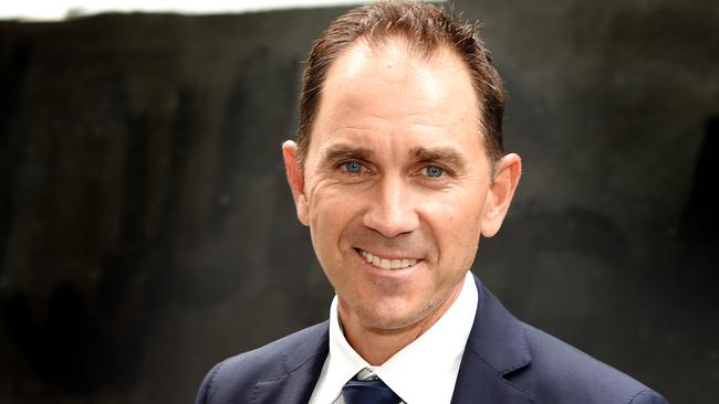 Justin Langer has got a ringing endorsement from Hilton Cartwright.