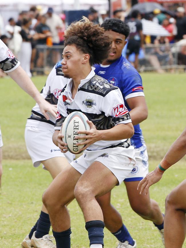 Amazon Pua'avase for the Barbarians in the U18s match against Samoa