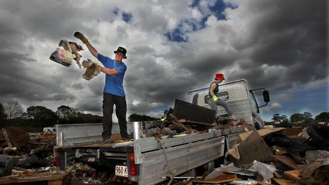 Kevin and Enid Lacey lost everything for the second time in their lifetime. They survived the ‘74 floods and had just finished renovating Edin’s parents house at 46 Colwell St.