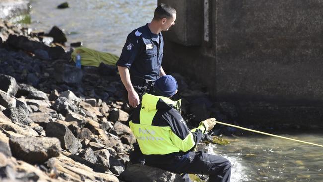 Police searching for the gun used to kill Melbourne underworld figure Graham "The Munster" Kinniburgh. Picture: Ian Wilson