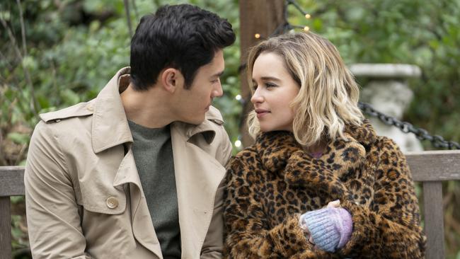 Emilia Clarke and Henry Golding in Last Christmas.