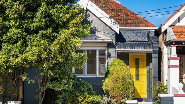 Cottage sells $90k above reserve | news.com.au — Australia’s leading