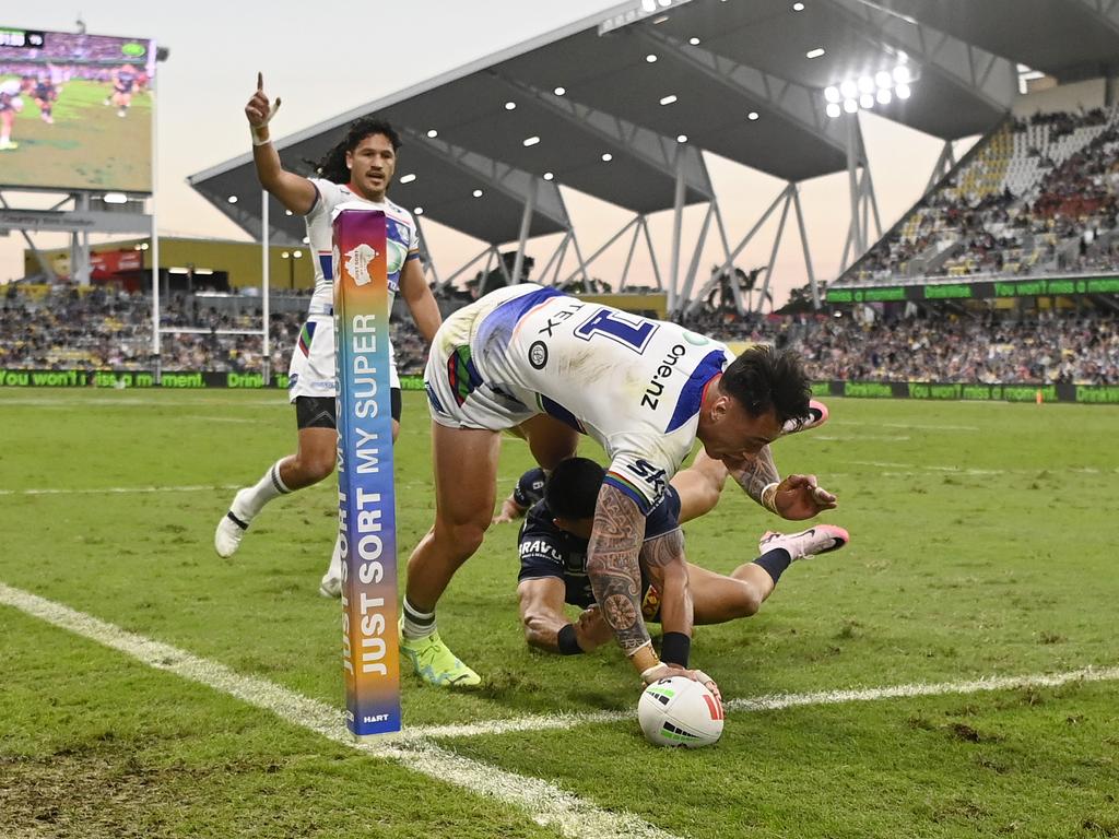 Charnze Nicoll-Klokstad set the tone early for the Warriors. Photo: Ian Hitchcock/Getty Images