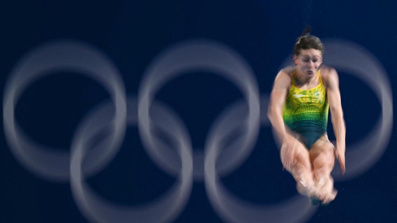 Australia's Maddison Keeney competes in the women's 3m springboard diving final during the Paris 2024 Olympic Games at the Aquatics Centre in Saint-Denis, north of Paris, on August 9, 2024. (Photo by Oli SCARFF / AFP)