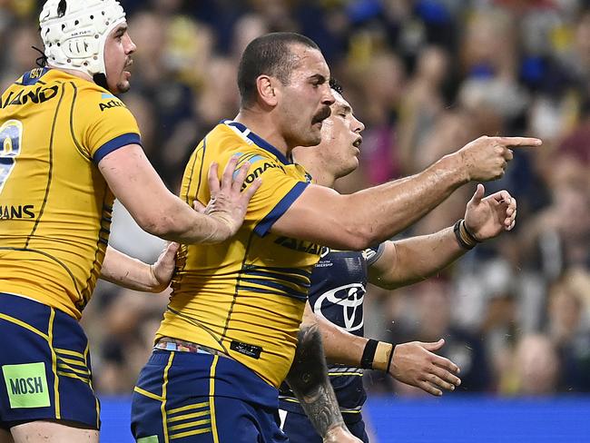 TOWNSVILLE, AUSTRALIA - SEPTEMBER 23:  Reagan Campbell-Gillard of the Eels celebrates with team mates after scoring a try  during the NRL Preliminary Final match between the North Queensland Cowboys and the Parramatta Eels at Queensland Country Bank Stadium on September 23, 2022 in Townsville, Australia. (Photo by Ian Hitchcock/Getty Images)