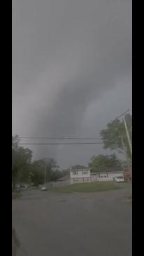 Cloud Rotation Moves Through Missouri During Tornado Warning