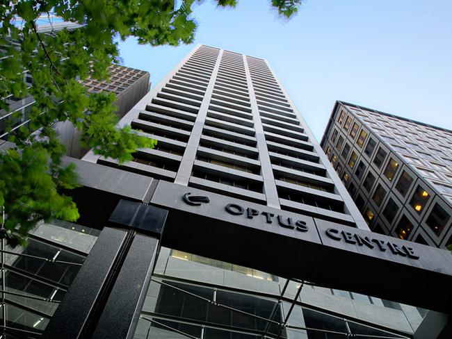 The Optus Centre on Collins Street beat 140 Williams Street by one metre to become the city’s tallest in 1975. Picture HWT Library.