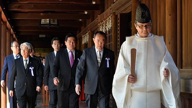 Japanese MPs visit Yasukuni shrine on eve of Barack Obama visit | The ...