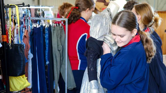 Fashion, environmentally conscious Central Qld students start swap shop