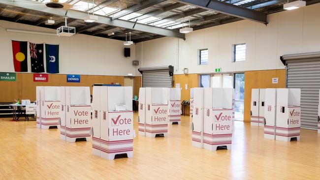 The Australian Electoral Commission says you have until 8pm local time on Monday April 18 to be eligible to vote. AAP Image/Richard Walker