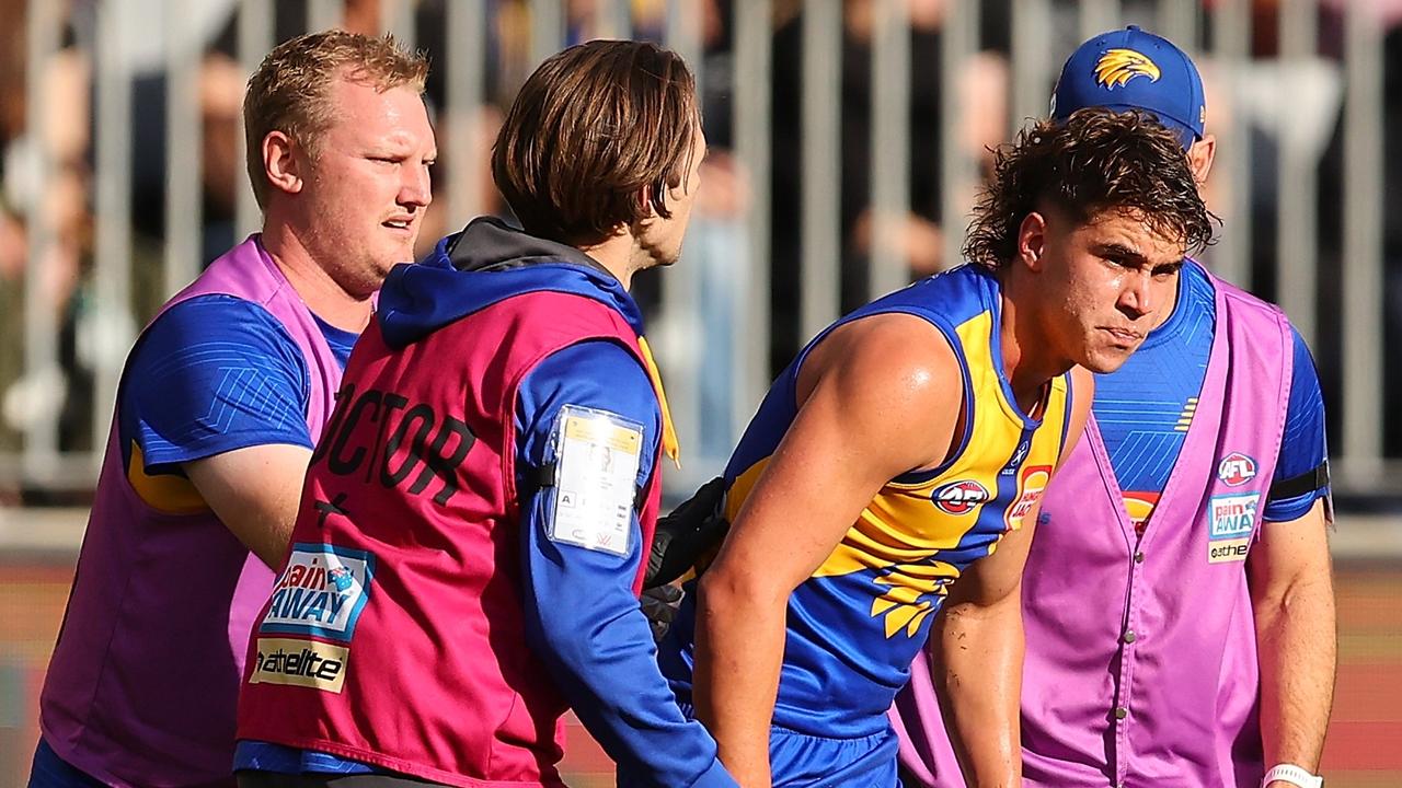 AFL 2023: West Coast embarrassing reaction to Jordan De Goey bump on Elijah  Hewett, Will Schofield response, get in the bin, latest news