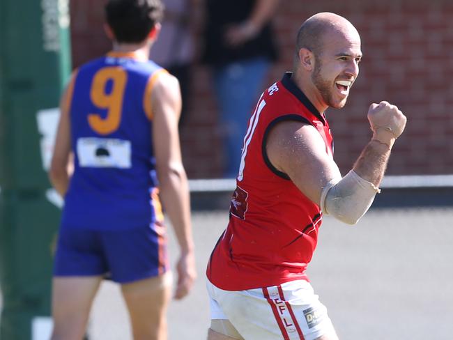 Matthew Sharpe for Wverley. EFL (Div 2): Lilydale v Waverley Blues. Saturday, April 8. 2017 Picture: David Crosling