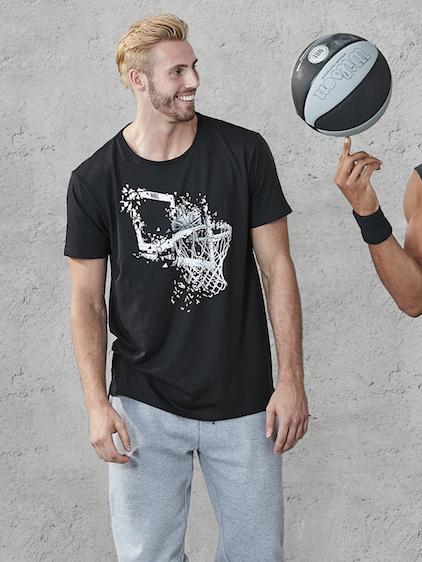 Melbourne basketballer Felix Von Hofe is looking for love.