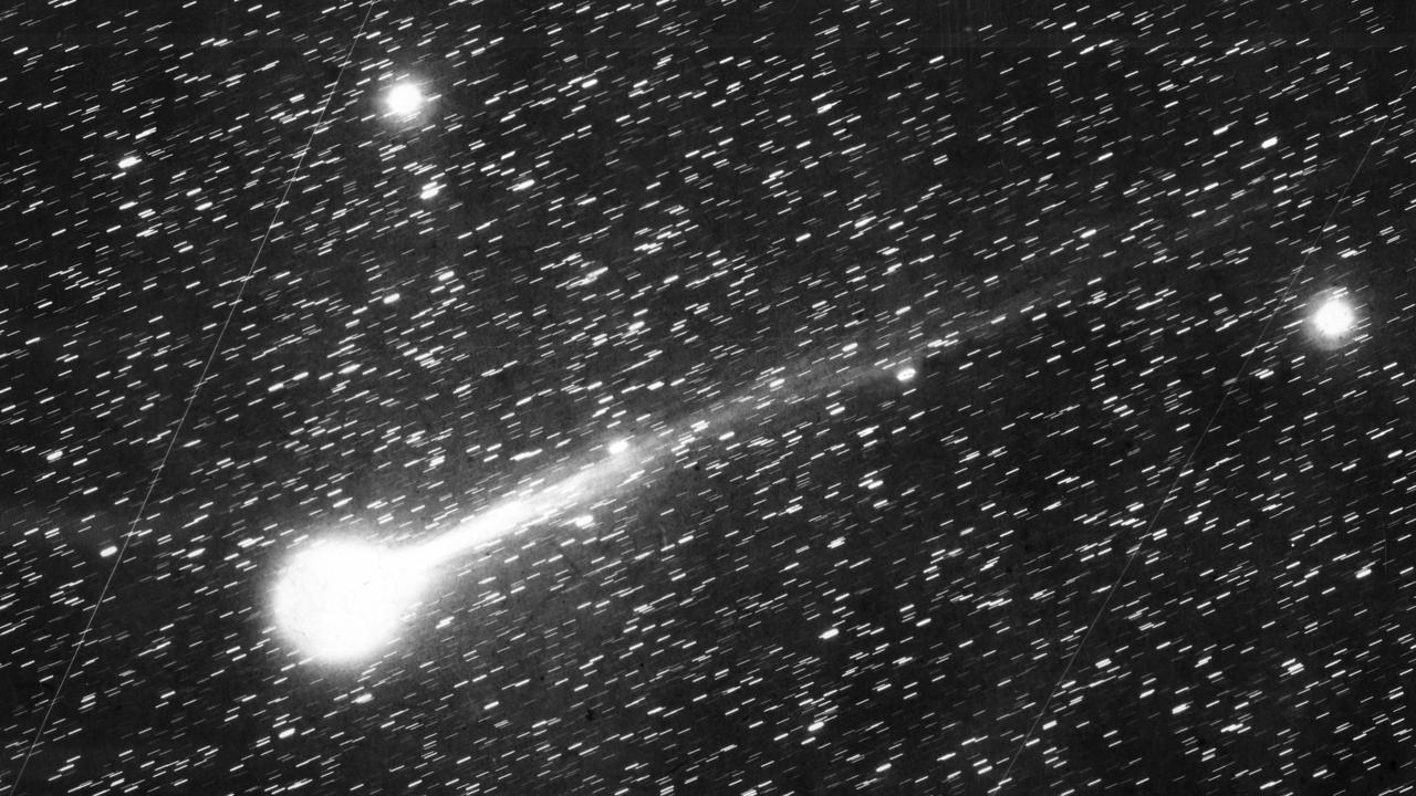 Halley's comet crosses the sky during its last visit to Earth in 1986, NSW. Picture: Anglo-Australian Observatory.