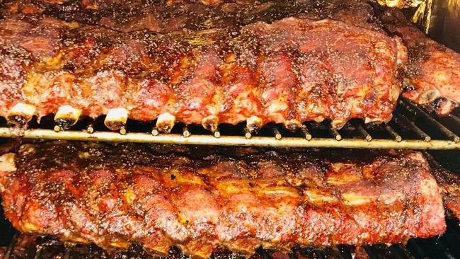 Lester and Earl in Palm Beach serves all you can eat ribs, wings and sides every weekend.