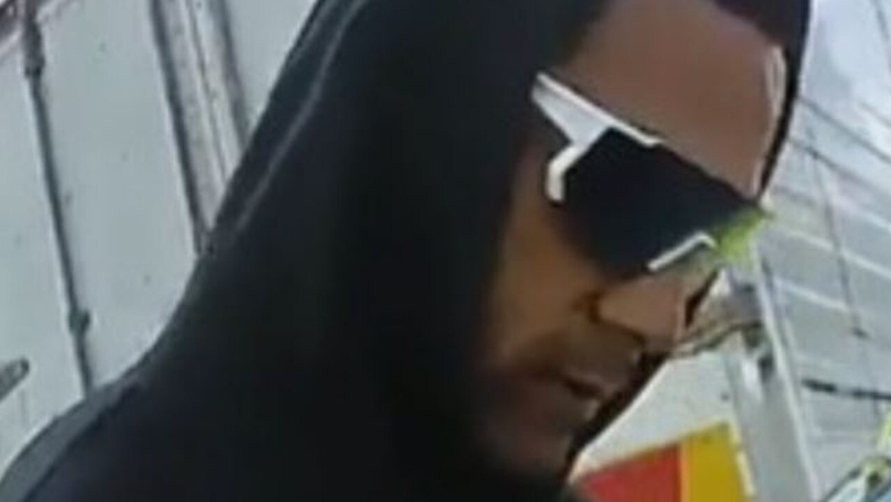 Immigration detainee on the run identified